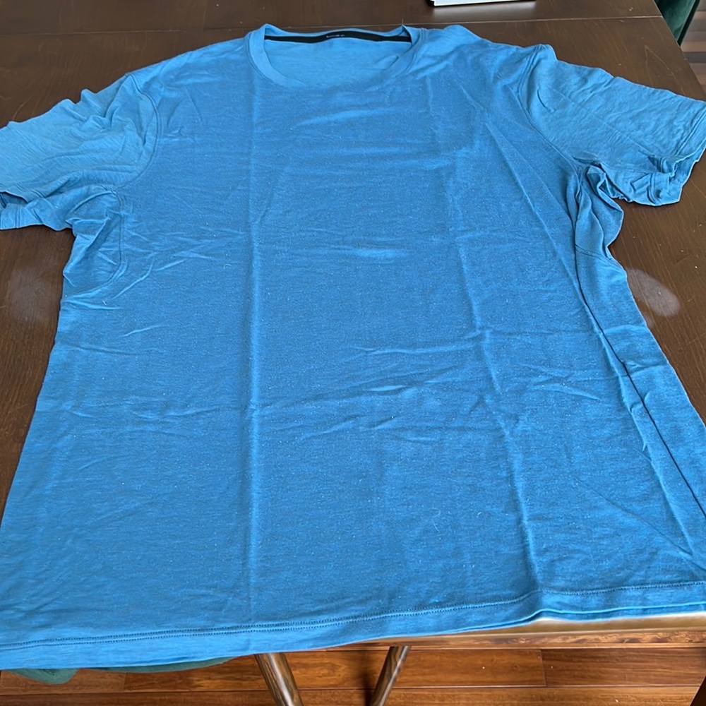 🍋 Lululemon shirt